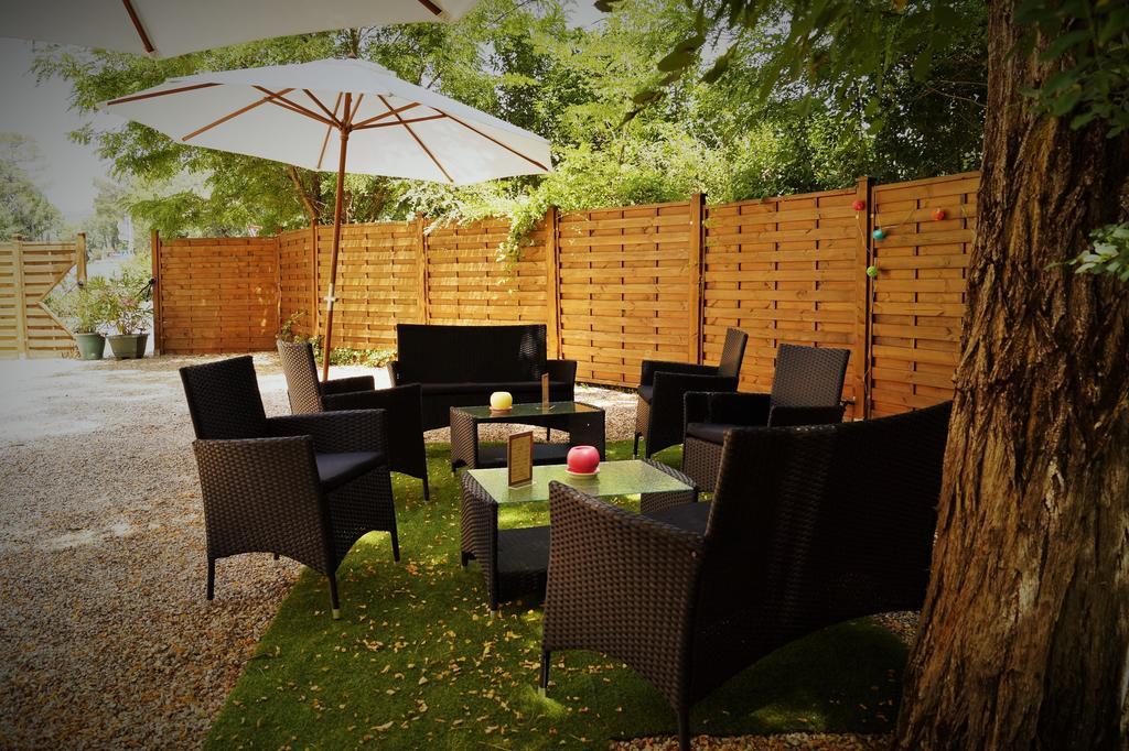 Human Hotel Restaurant Park Villecroze Kültér fotó