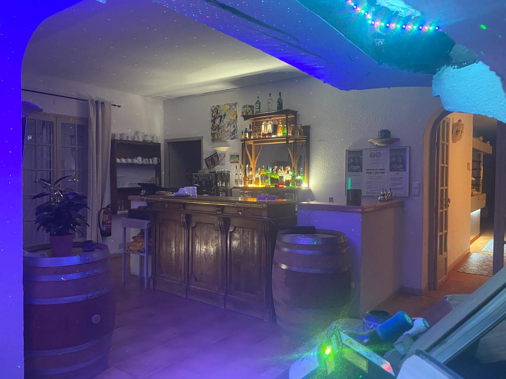 Human Hotel Restaurant Park Villecroze Kültér fotó