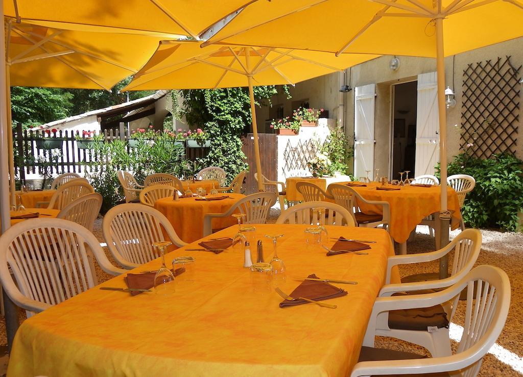 Human Hotel Restaurant Park Villecroze Kültér fotó