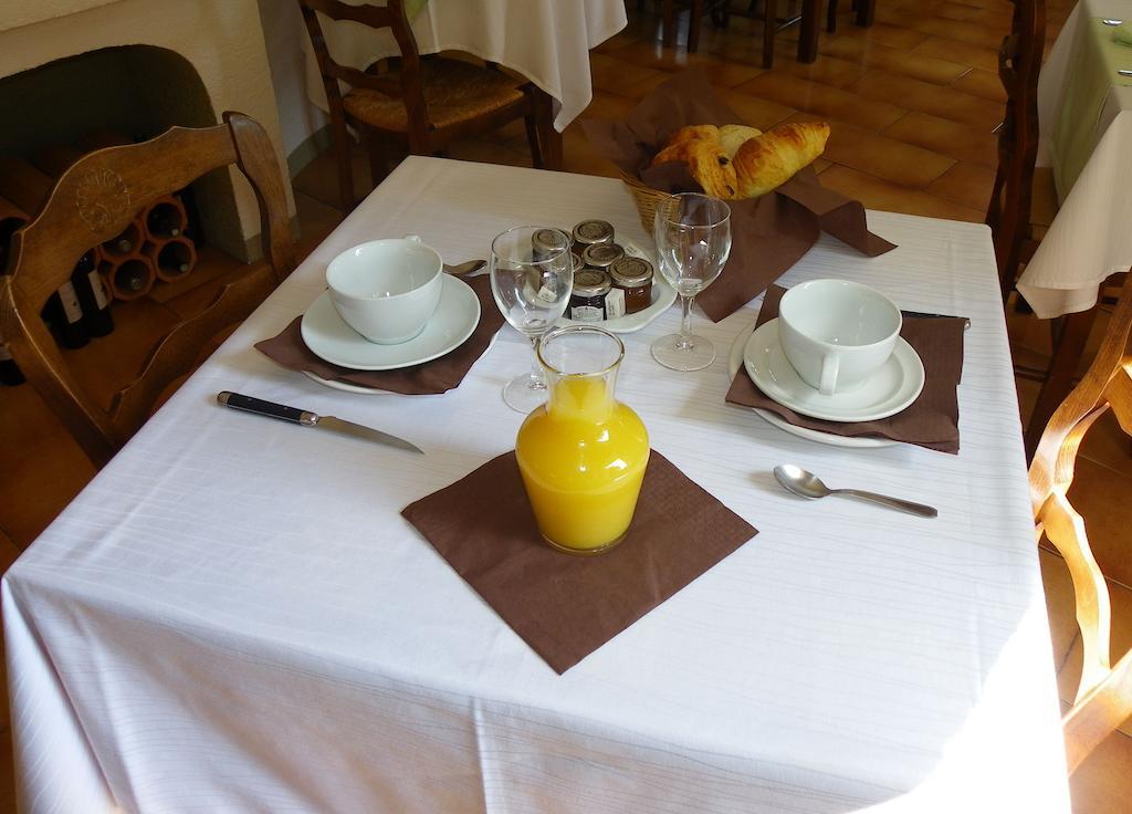 Human Hotel Restaurant Park Villecroze Kültér fotó