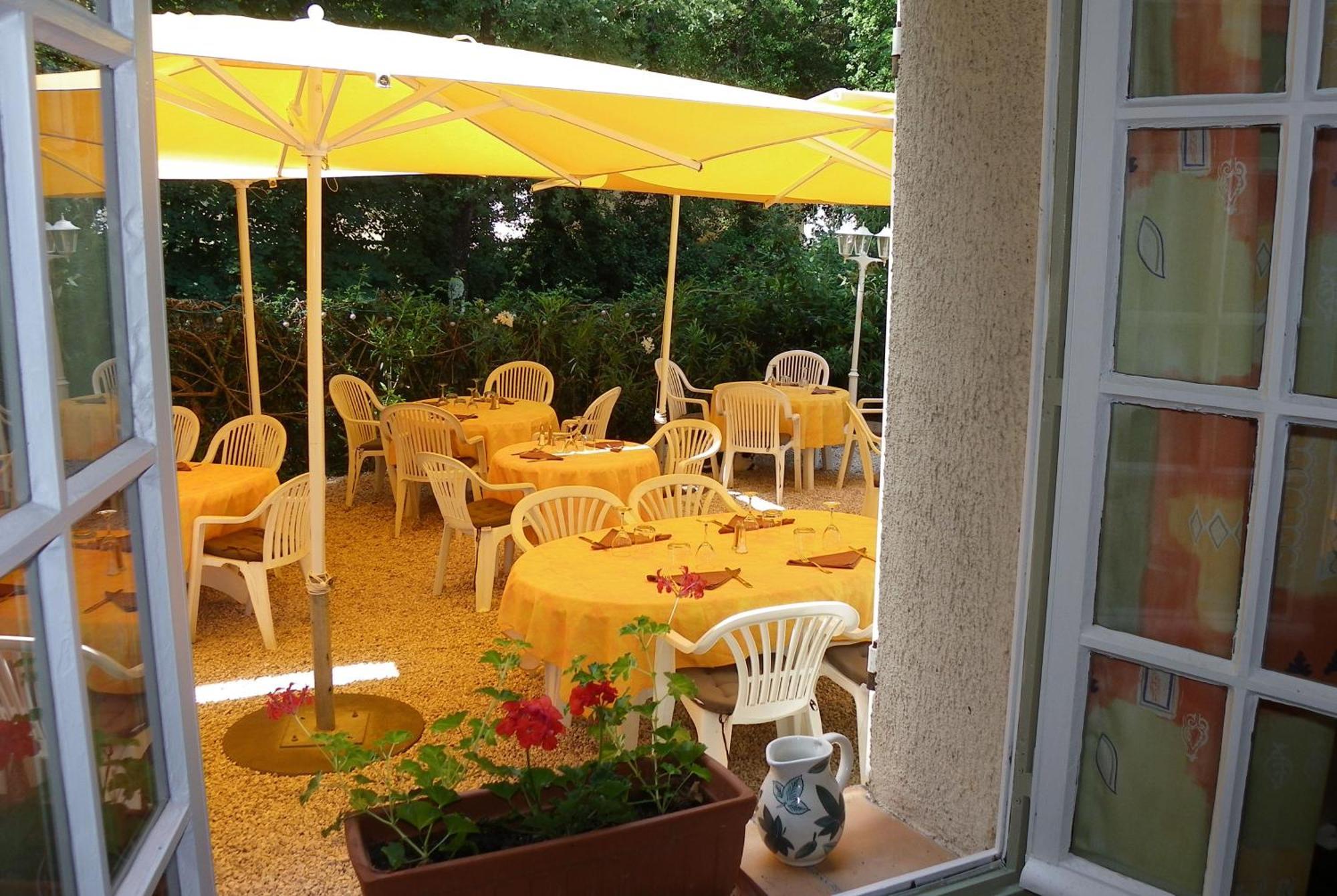 Human Hotel Restaurant Park Villecroze Kültér fotó